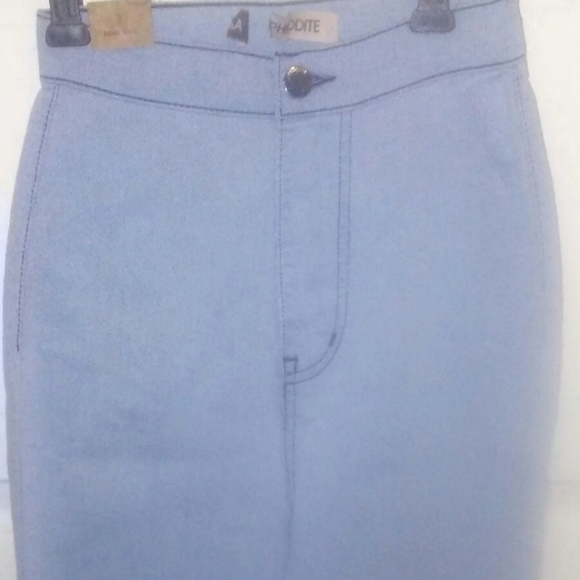 Aphrodite Jeans - Picture 7 of 8